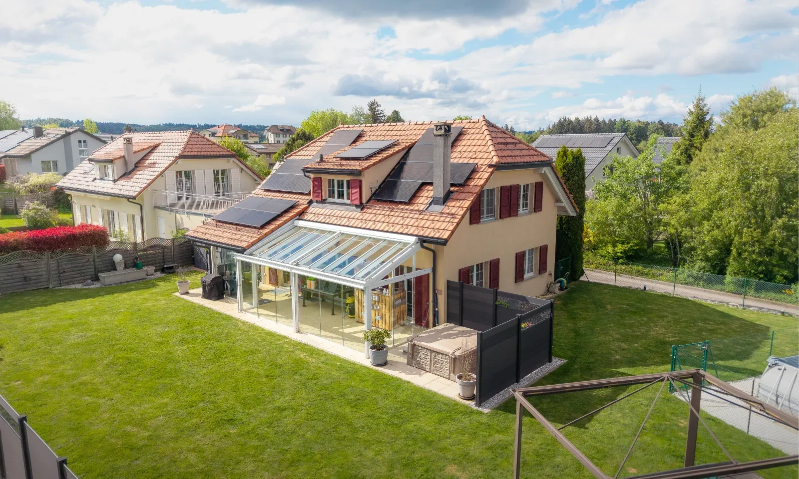 Photographie extérieure d'un bien immobilier en bord de mer